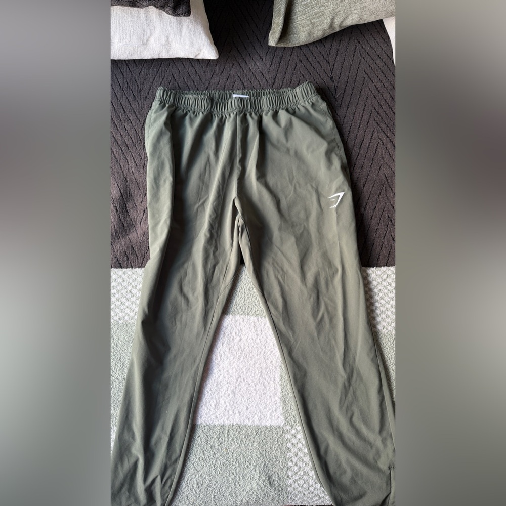 Gymshark Arrival Woven Joggers – Size M (Worn Once)